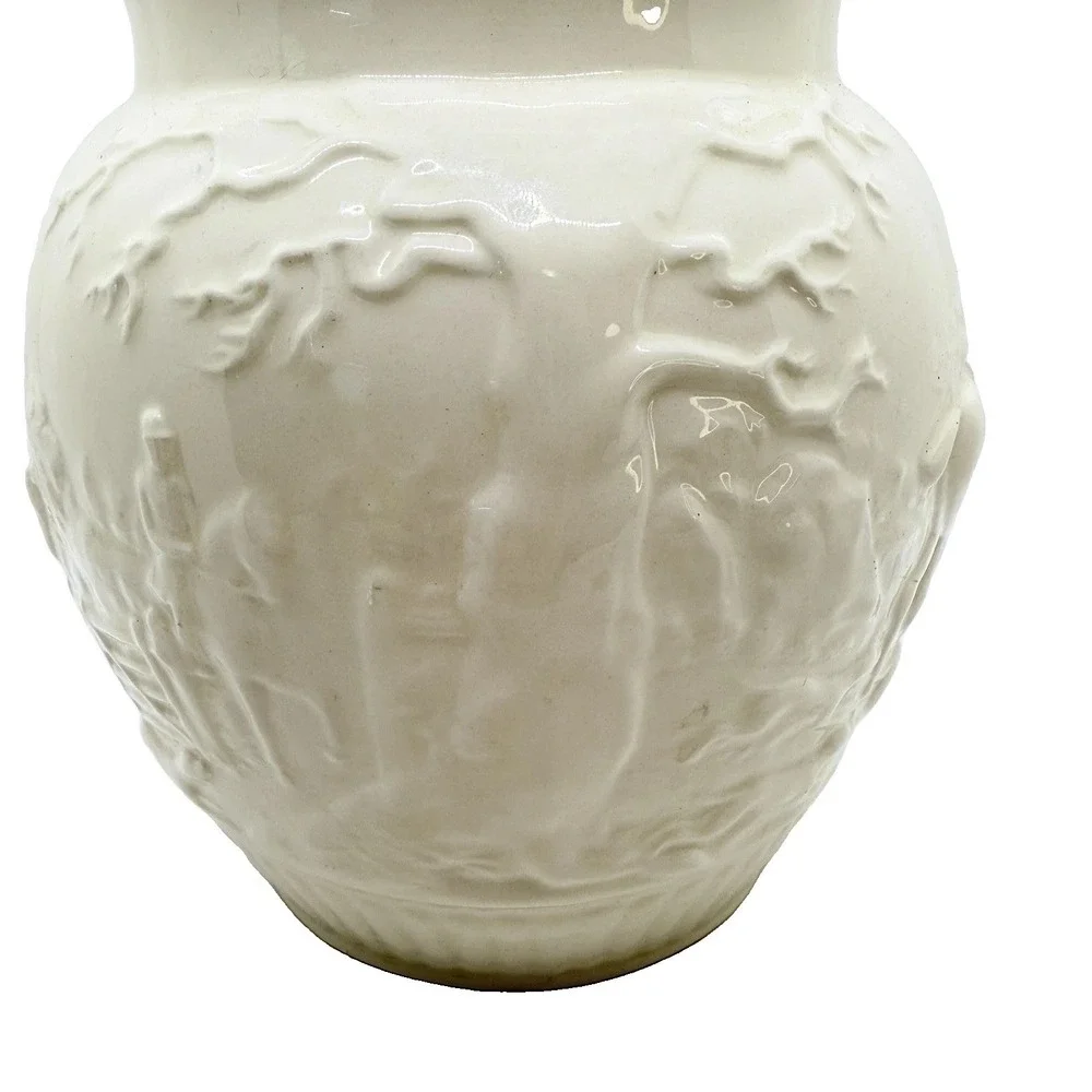 Wedgwood Devonshire Hunt Scene Vase Bas Relief Cream England 7in Vintage